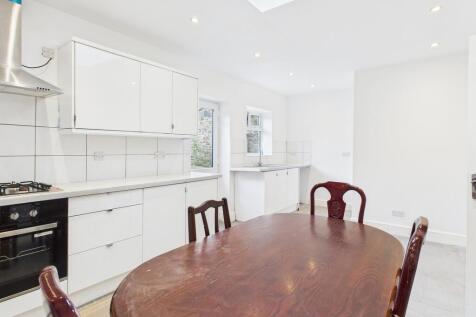 CAM03974G0-PR0216...