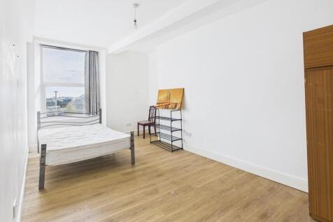 CAM03974G0-PR0216...