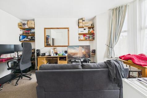 CAM03974G0-PR0222...