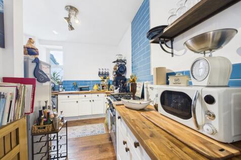 CAM03974G0-PR0224...