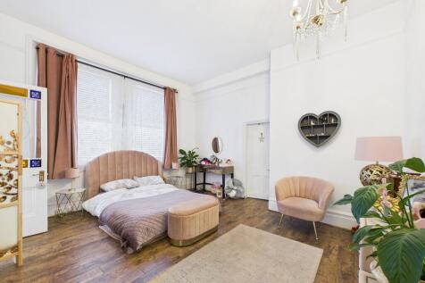 CAM03974G0-PR0224...