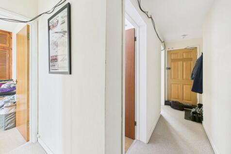 CAM03974G0-PR0220...