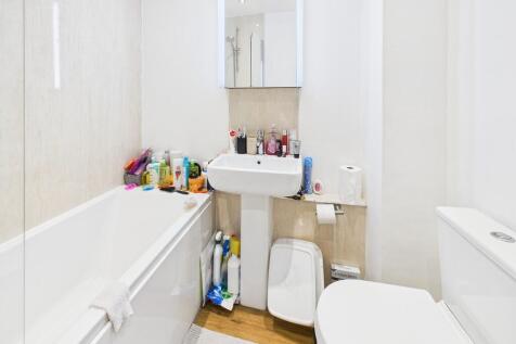 CAM03974G0-PR0220...