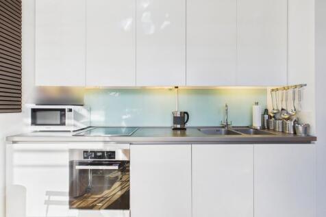 CAM03974G0-PR0235...