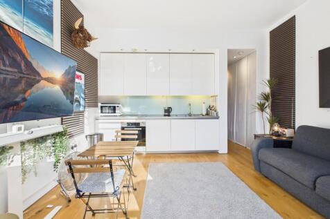 CAM03974G0-PR0235...