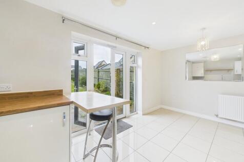 CAM03974G0-PR0242...