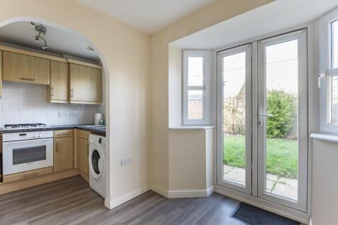 Breakfast Room to Kitchen