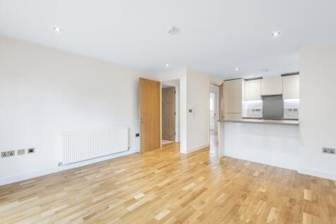 Lounge to Kitchen