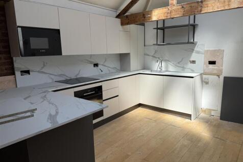Kitchen 2.jpg