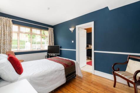 Bedroom 6/Living Rm