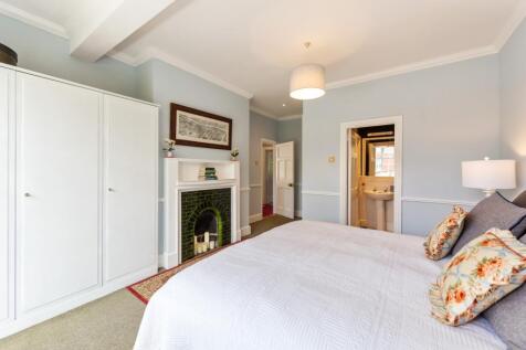 Main Bed W/Ensuite