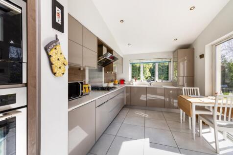 Kitchen/ Dining Room