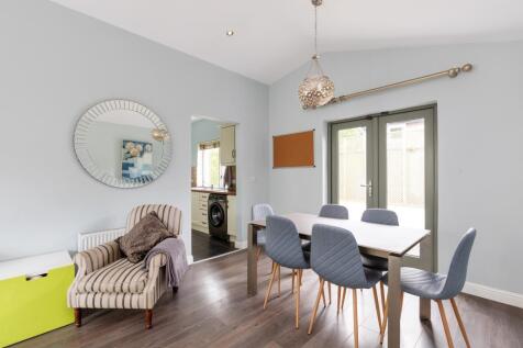 Dining/ Kitchen
