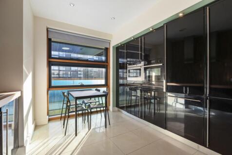 Kitchen/ Dining