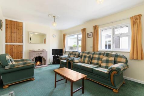 Lounge/ Dining Room
