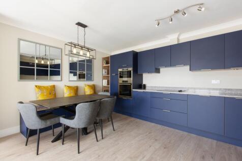 Kitchen/ Dining