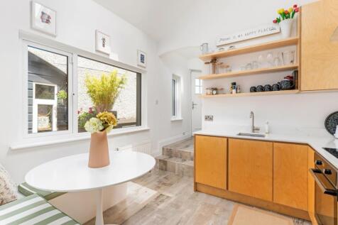 Dining/Kitchen