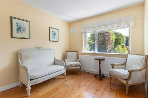Bedroom/ Lounge