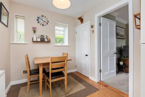 Kitchen/ Dining