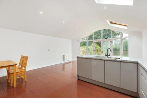 Kitchen/ Dining