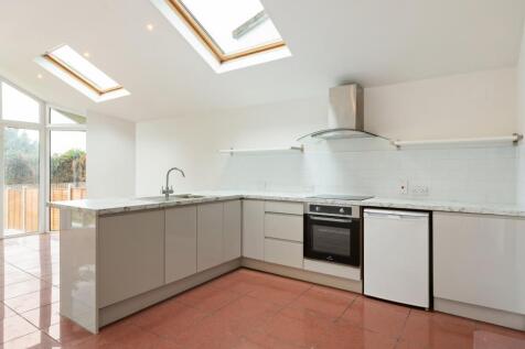 Kitchen/ Dining