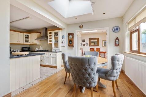 Kitchen/ Breakfast
