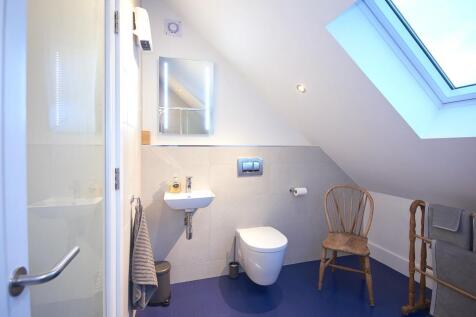 Studio Shower Room
