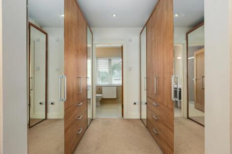 Walk-In Wardrobe