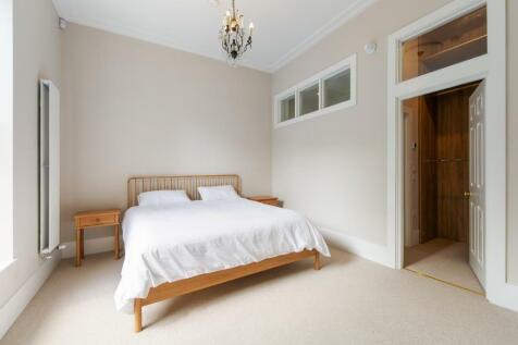Bedroom 1 (Front)
