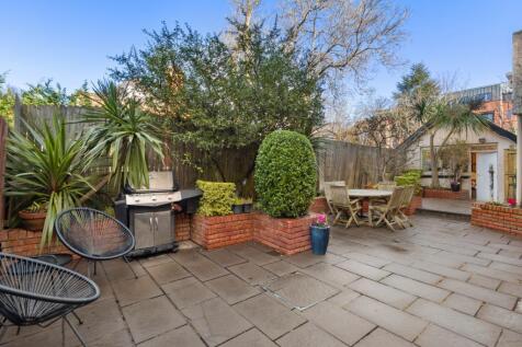 Rear Patio Garden