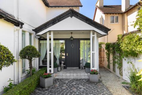 Entrance Porch