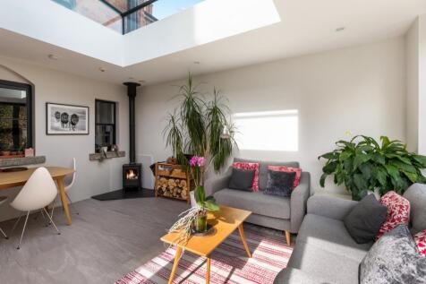 Garden/Tv Room