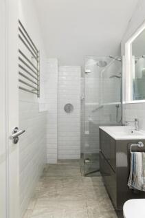 Ensuite To B4