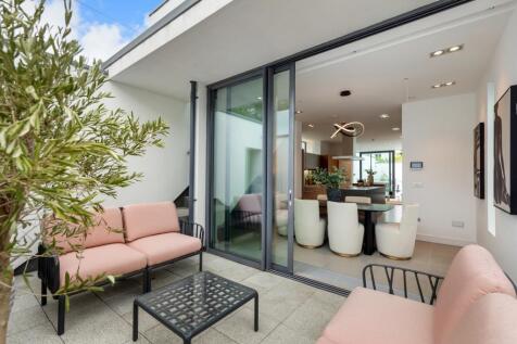 Sth-Facing Terrace