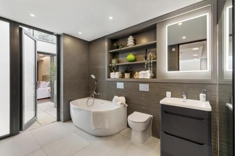 Bath Ensuite #2