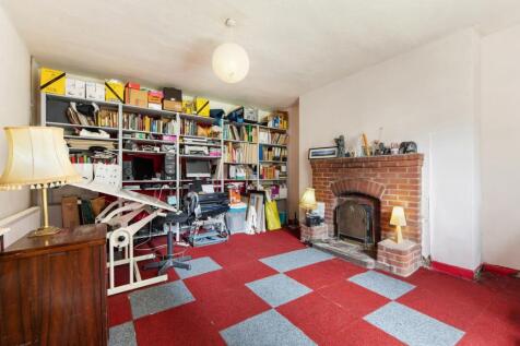 Sitting Room / Bed 7