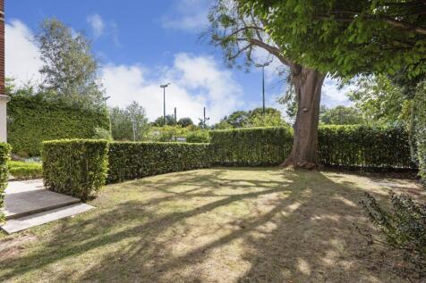 Side and Front Gdn