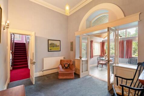 Living Rm To Hallway
