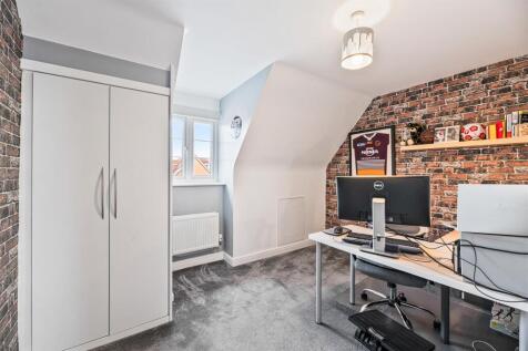 Bedroom/Office