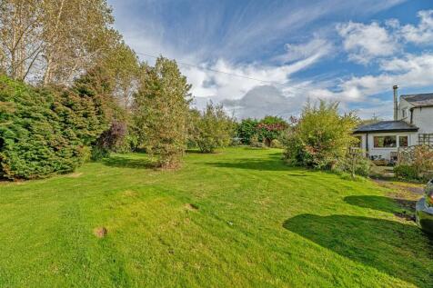 Gardens/Plot