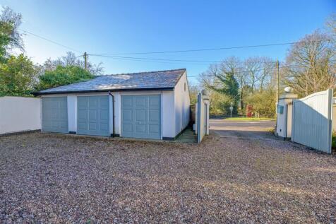 Courtyard/Garages