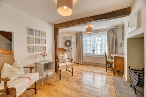 Hall/Sitting Room