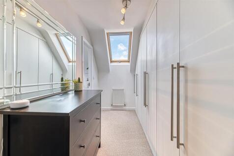 Walk-in-Wardrobe