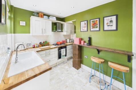 Kitchen/Dining Area