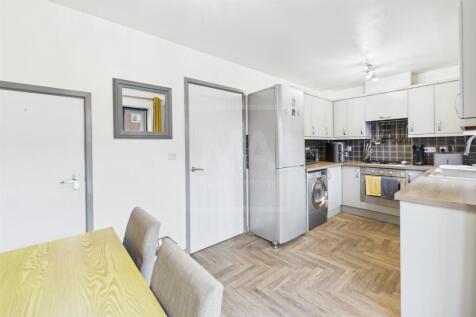 Kitchen/Dining Area