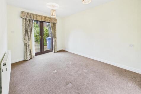 Bedroom/Dining room