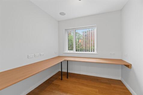 Bedroom/Office