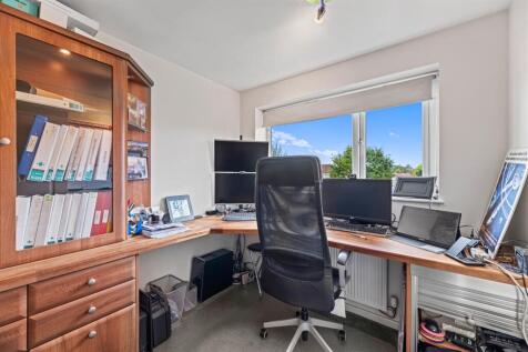 Bedroom/Home Office