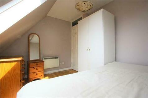 bedroom 2 photo 2.jpeg