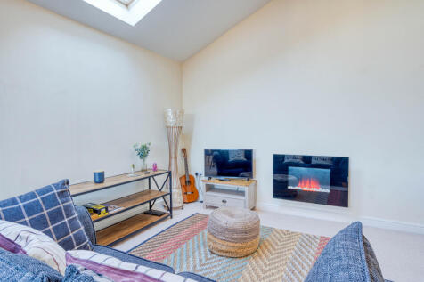 Flat 14 Sparrows Herne Mansions Fuller Close Bushe